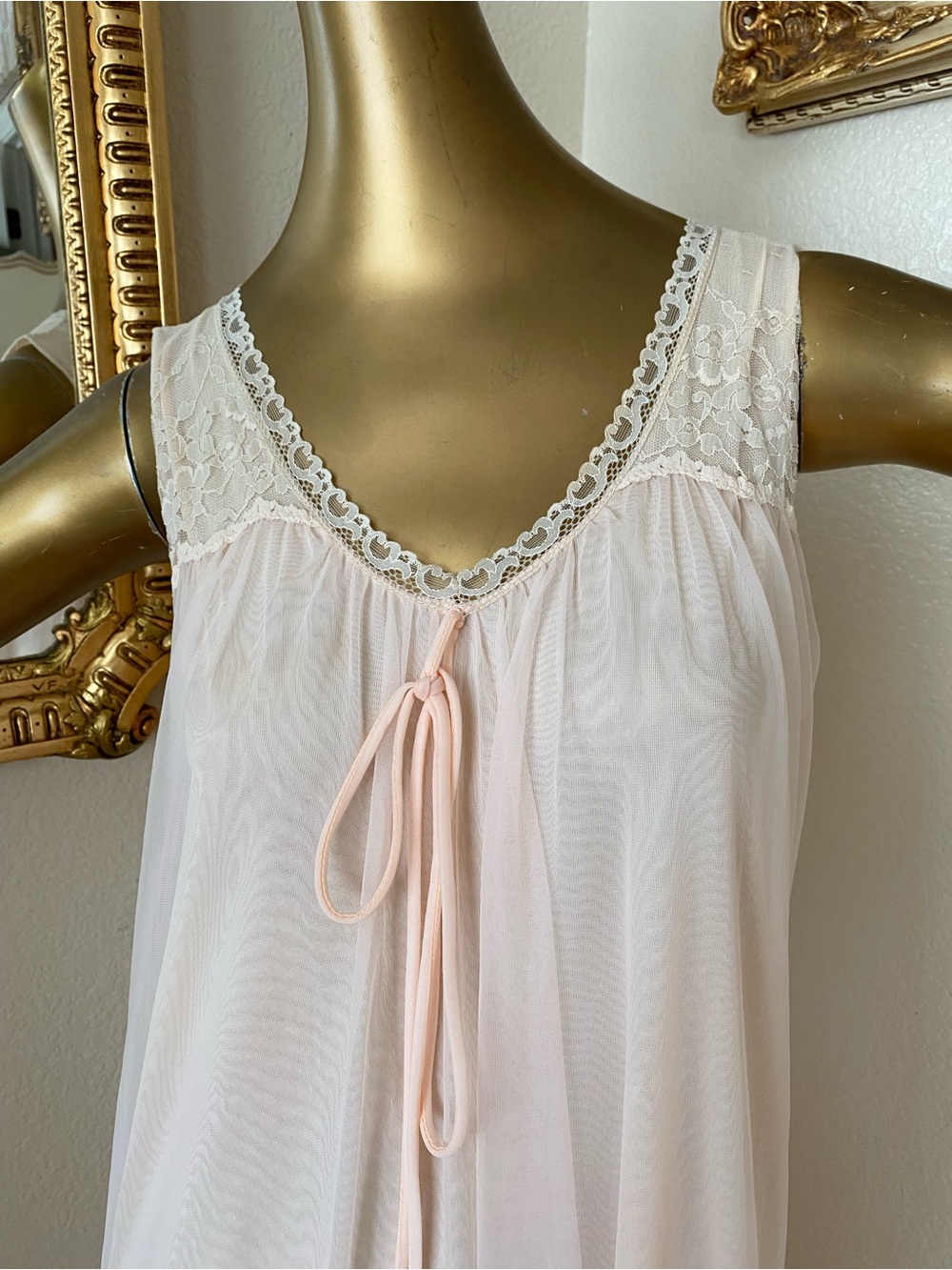 Intime California Vintage Nightgown and Robe - Picture 6 of 11